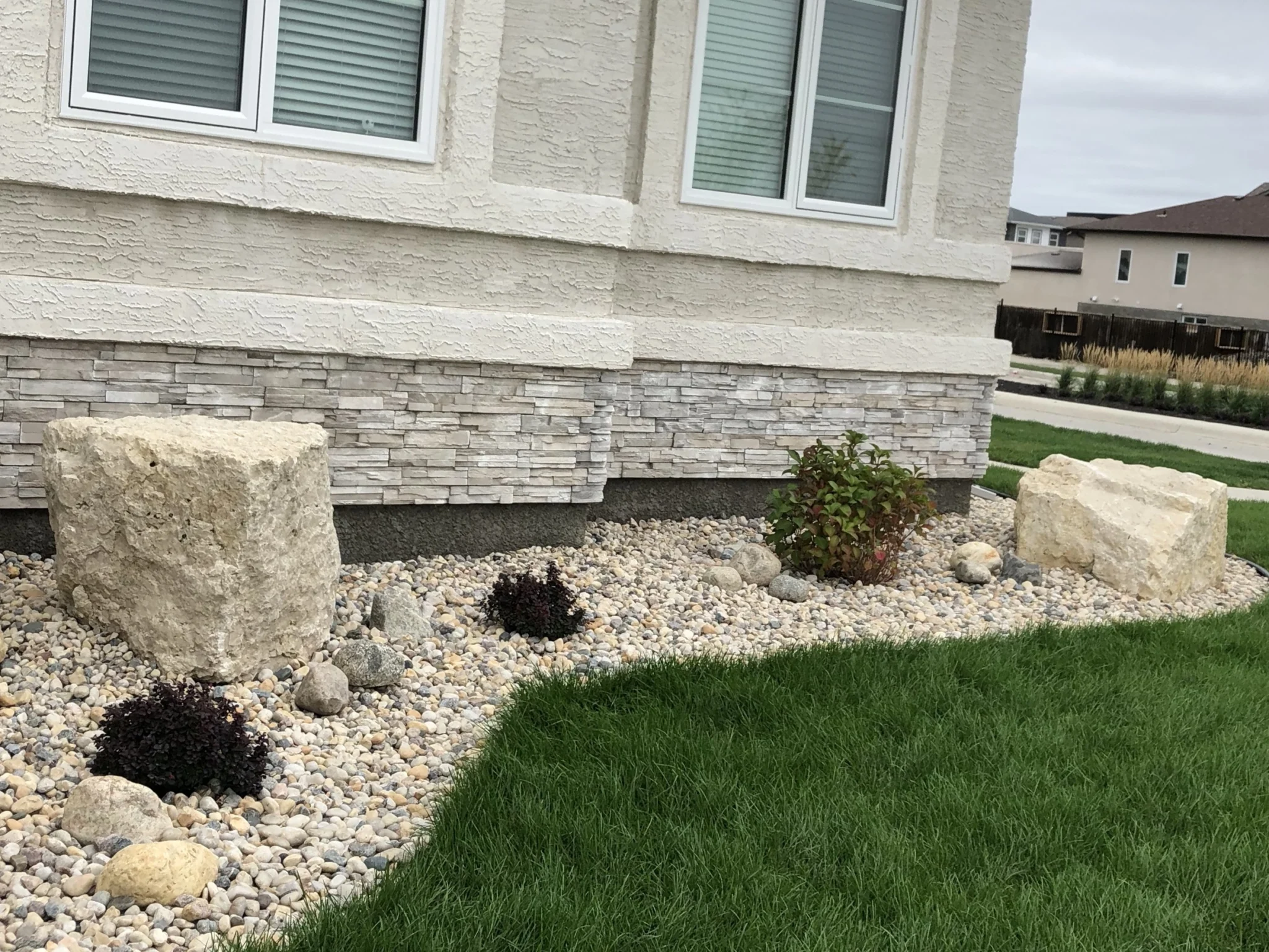 Genesis Interlocking & Custom Landscaping - Decorative Rock & Boulders - Landscaping Services