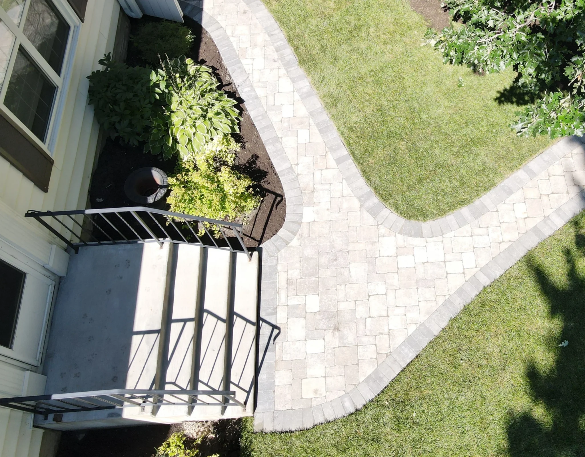 Roman Paver Sidewalk & Front Entrance - Landscaping In Winnipeg Manitoba - Landscaping Gallery Winnipeg
