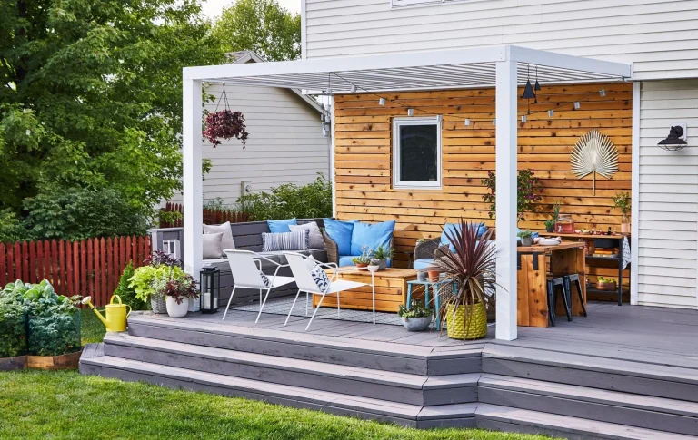 Backyard Deck & Pergola For Your Winnipeg Landscaping